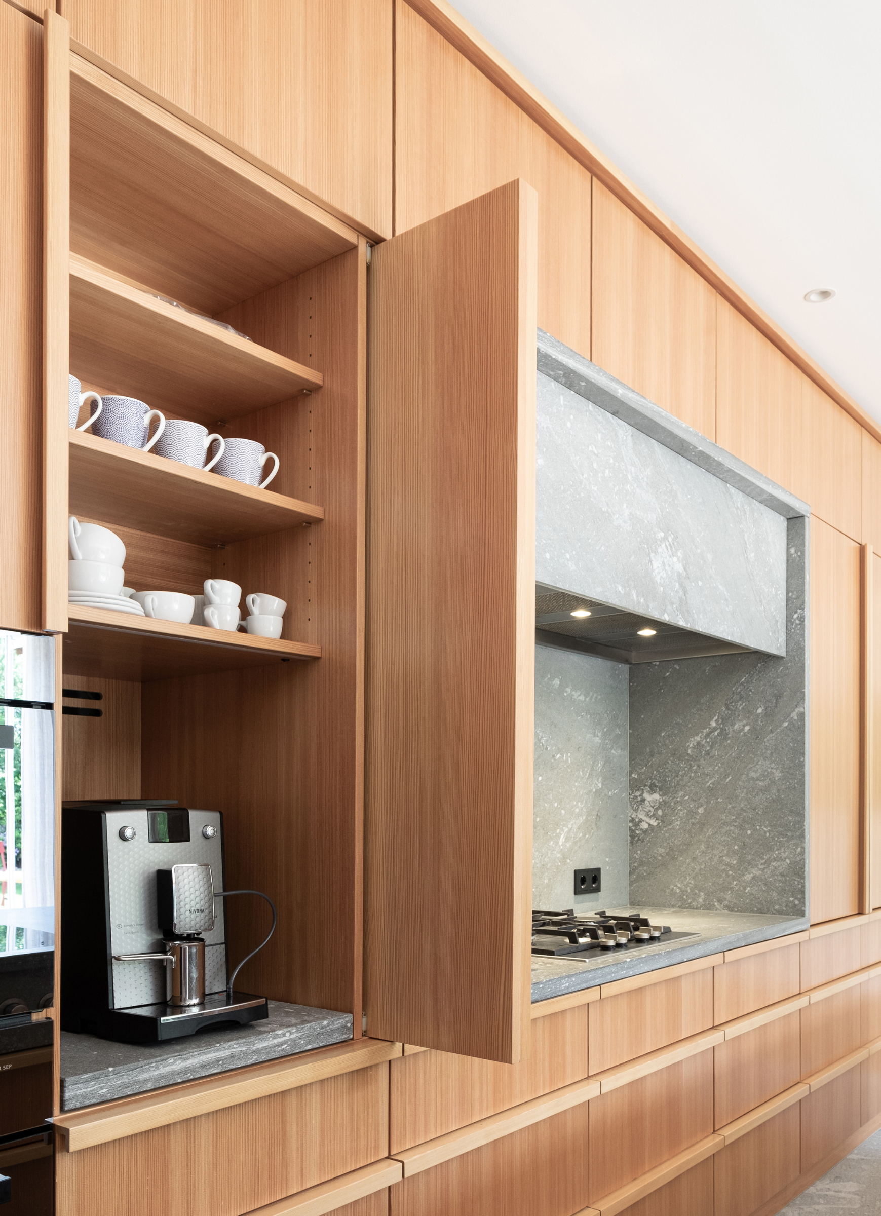 Kaffee im Schrank Studio Riva