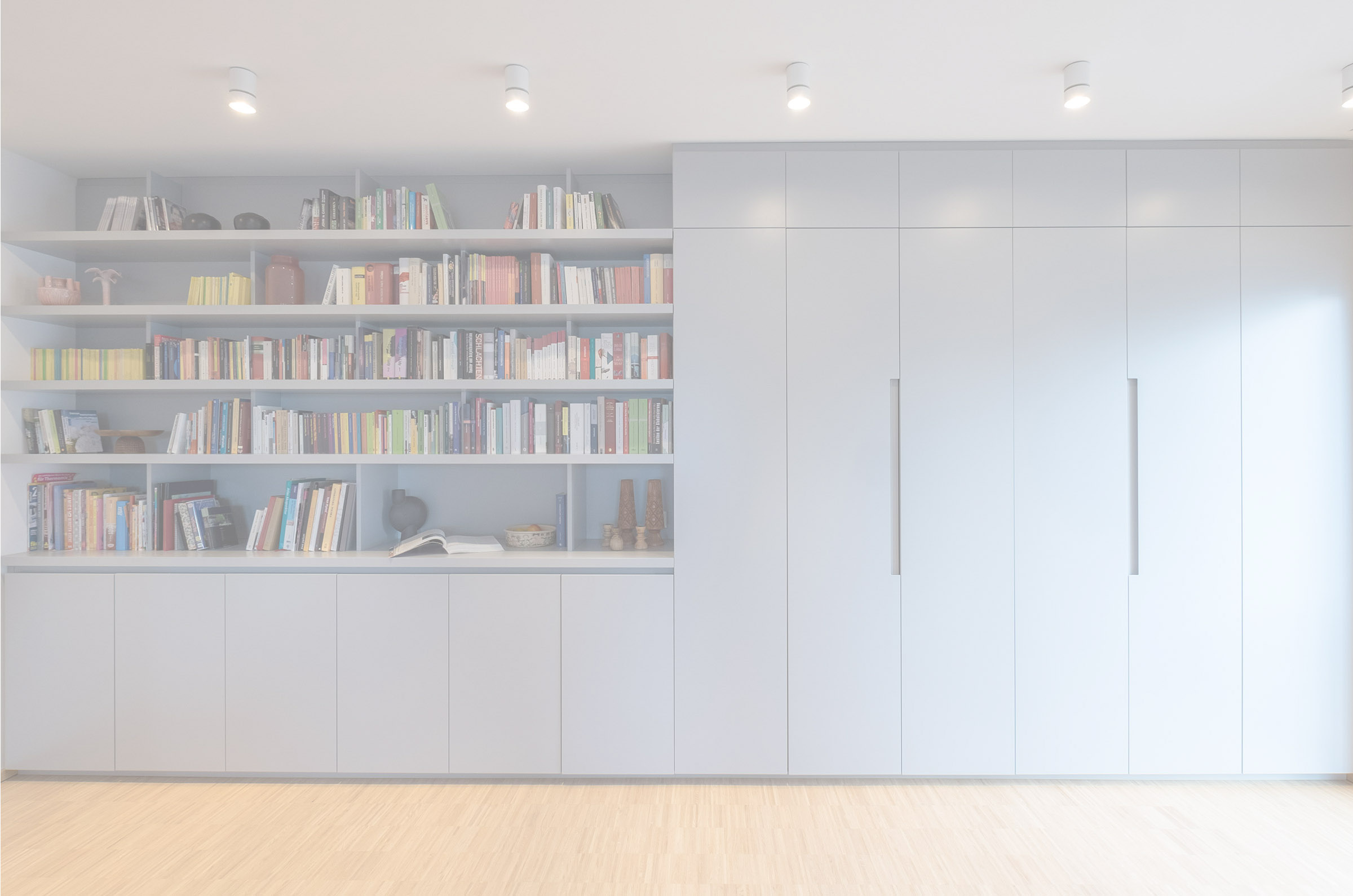 Schrankwand rollover image Studio Riva